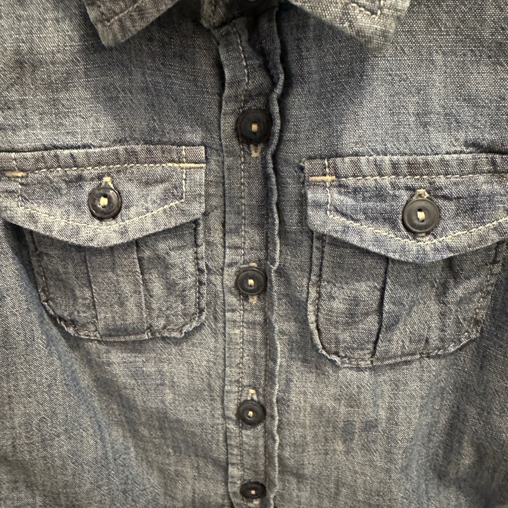 ⭐️BUNDLE 10 for $50⭐️ GAP • Baby Denim/chambray Blue shirt - Picture 3 of 4
